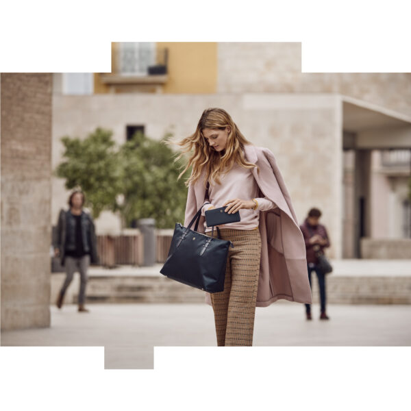 Victoria 2.0 Continental Wallet, Deep Lake