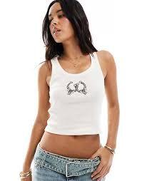 Miss Selfridge embroidered graphic horseshoe vest top in white. Size: M