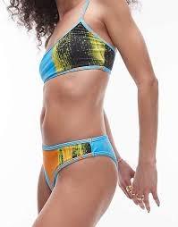 Topshop skinny scoop solero bikini top in exotic print. Size: UK 10