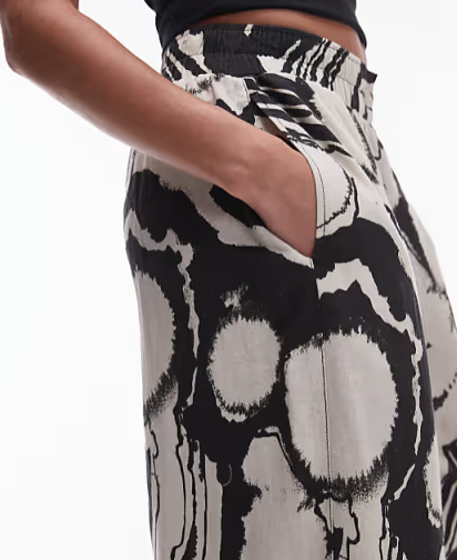 Topshop pull on printed floral linen trouser in mono. Size. UK 10