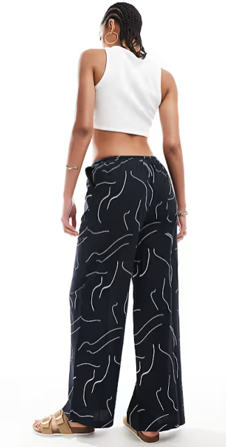Tall wide leg trouser with linen in mono print. UK8