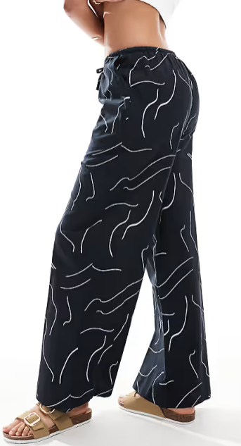 Tall wide leg trouser with linen in mono print. UK8