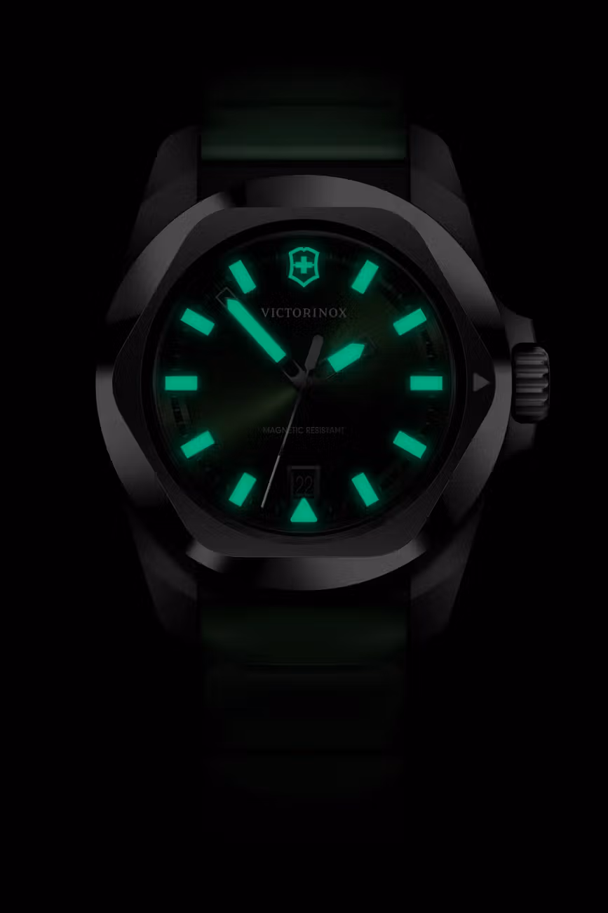 I.N.O.X. Quartz, Green